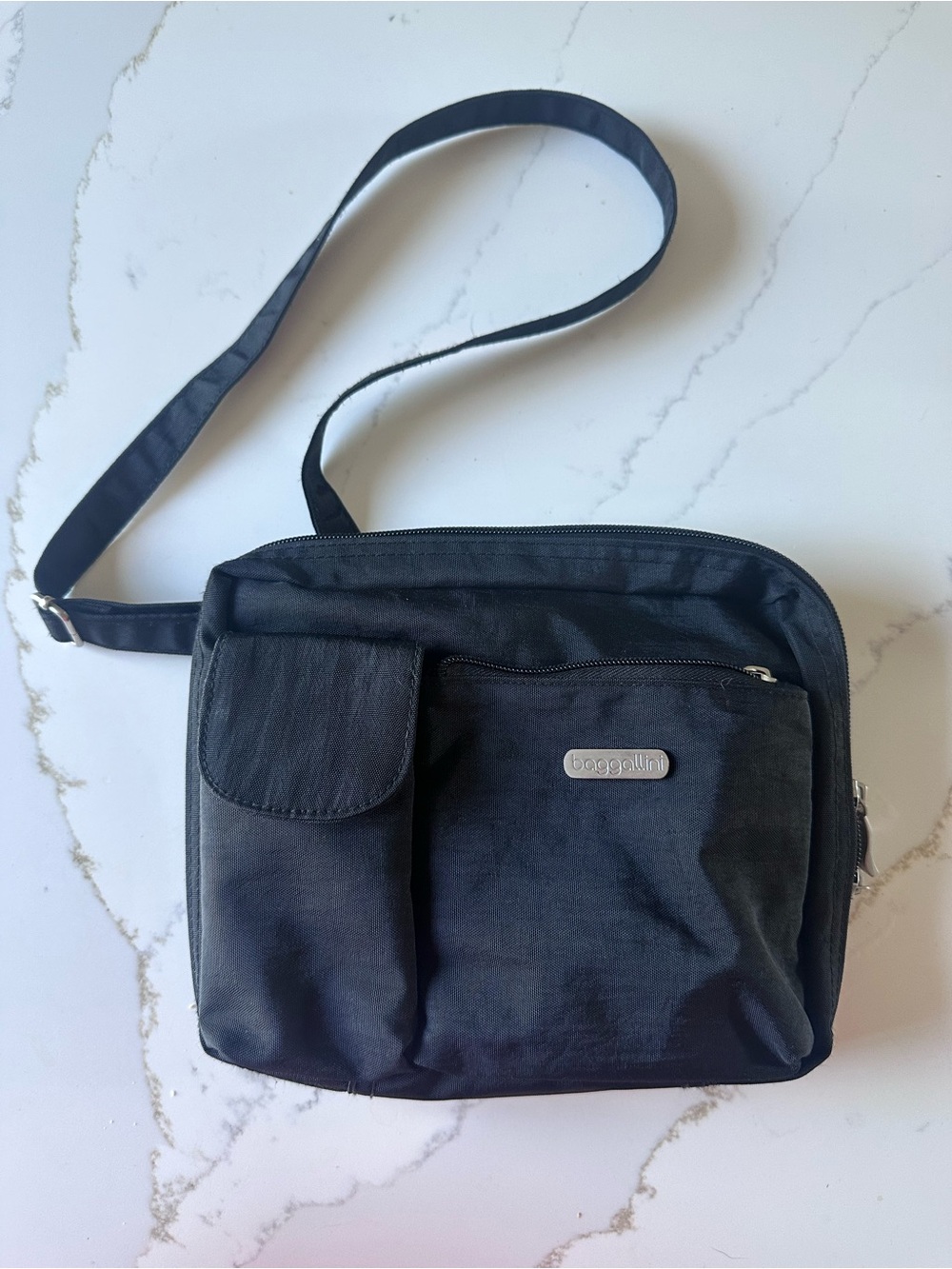 Baggallini Black Nylon Messenger Crossbody